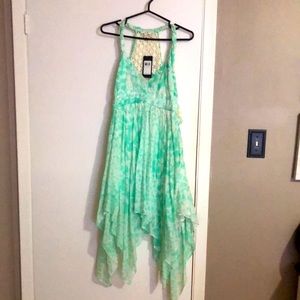 Guess handkerchief dress green and white